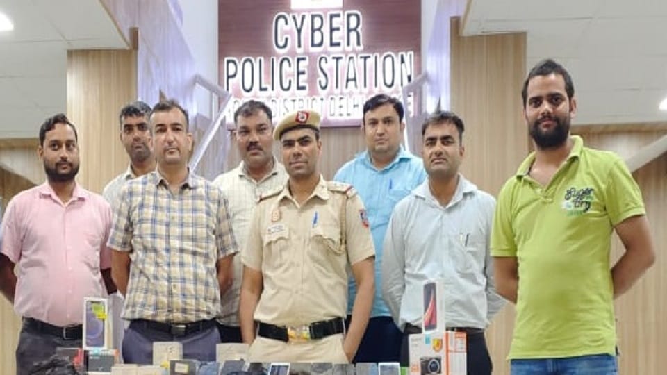 five people arrested for cheating in the name of increasing credit card limit