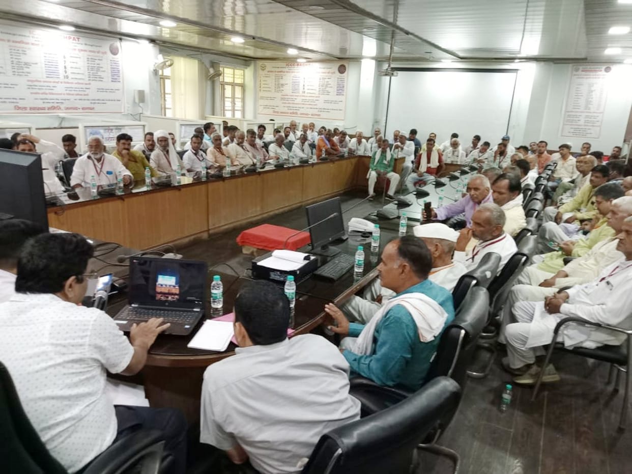 Share certificates distributed to sugarcane farmers