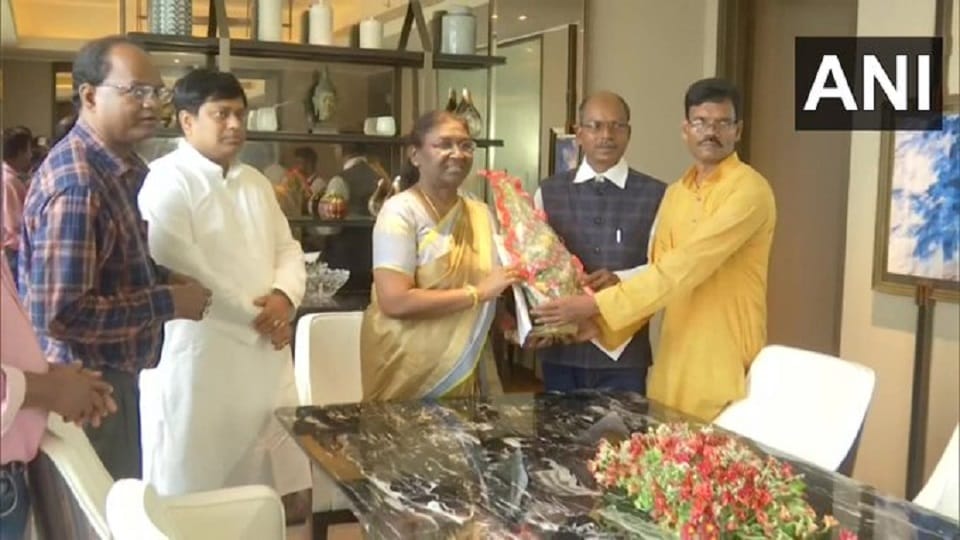 NDA presidential nominee Droupadi Murmu visits Swami Vivekananda ancestral house in Kolkata