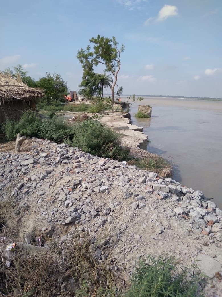 Water level of Ghaghra river increased, erosion intensified