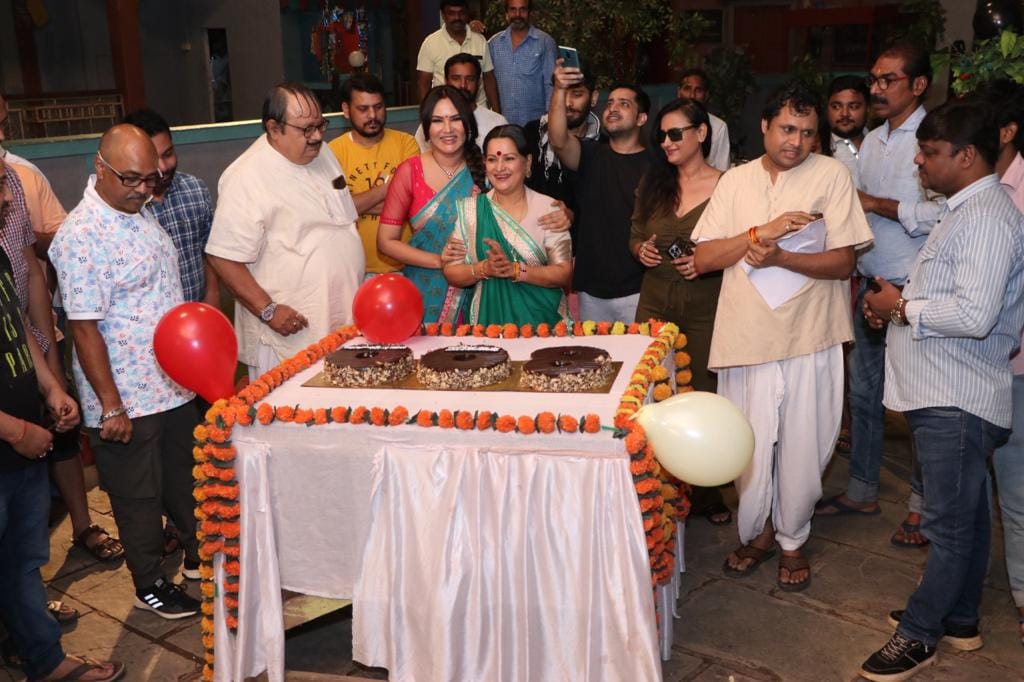 Happu Ki Ultan Paltan team celebrates 800 episodes completion, see Celebration Photos here