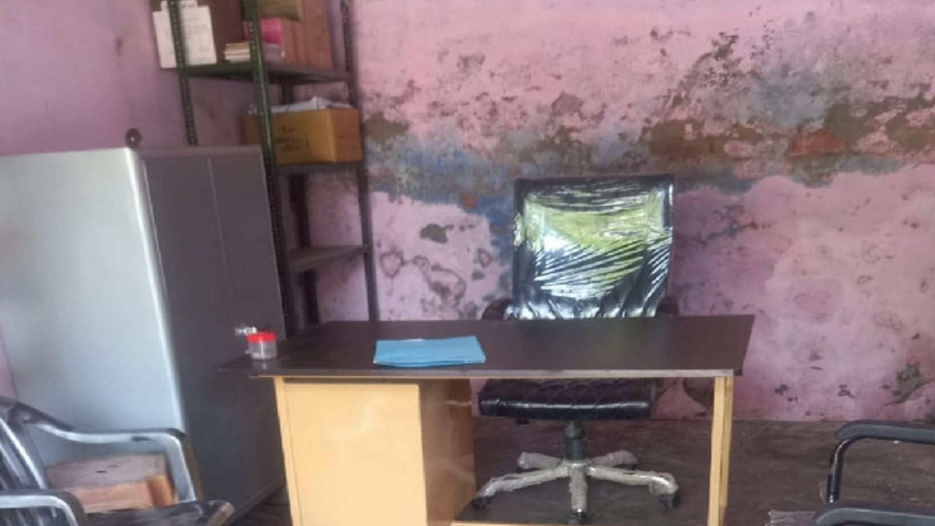 Ayurvedic Hospital Baghpat: Here patients look for doctors, pharmacists and staff nurses treat