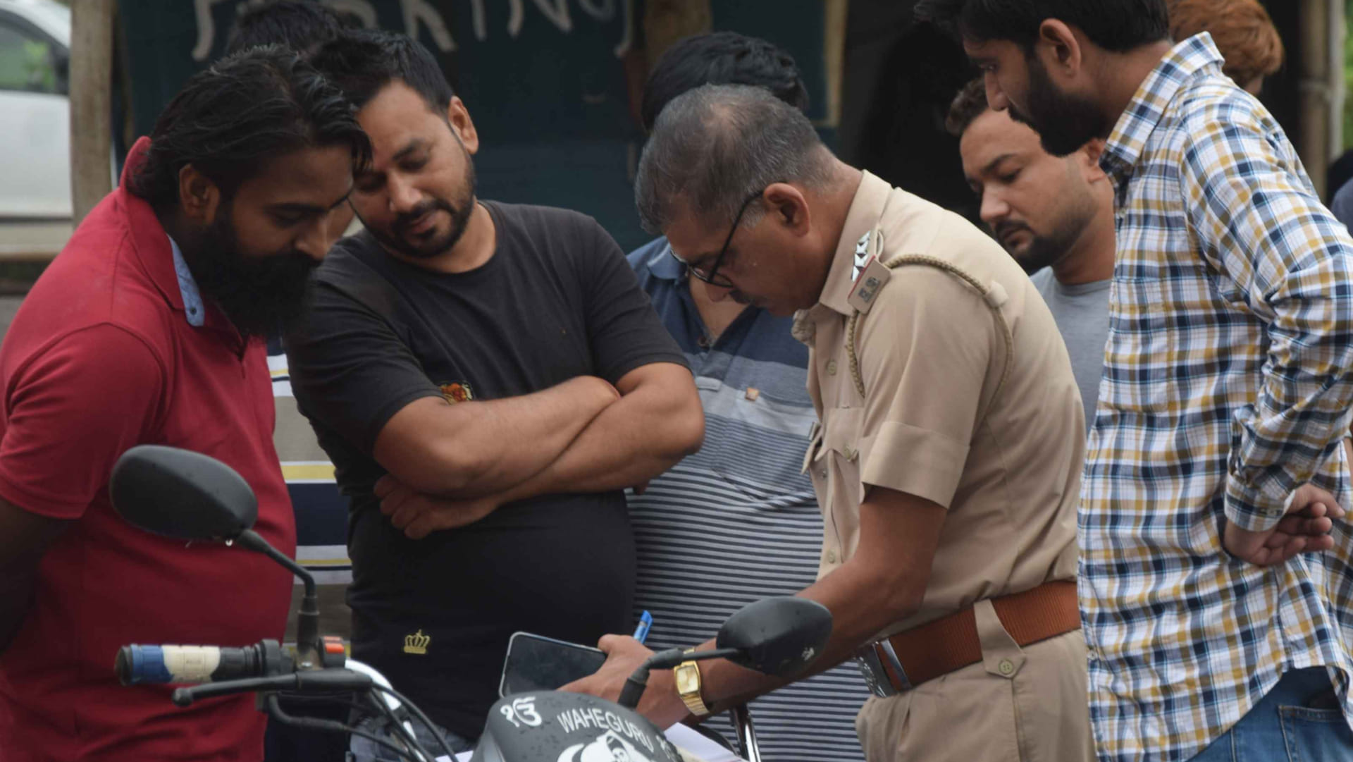 Shopkeeper killed a customer by stabbing him In Rohtak of Haryana