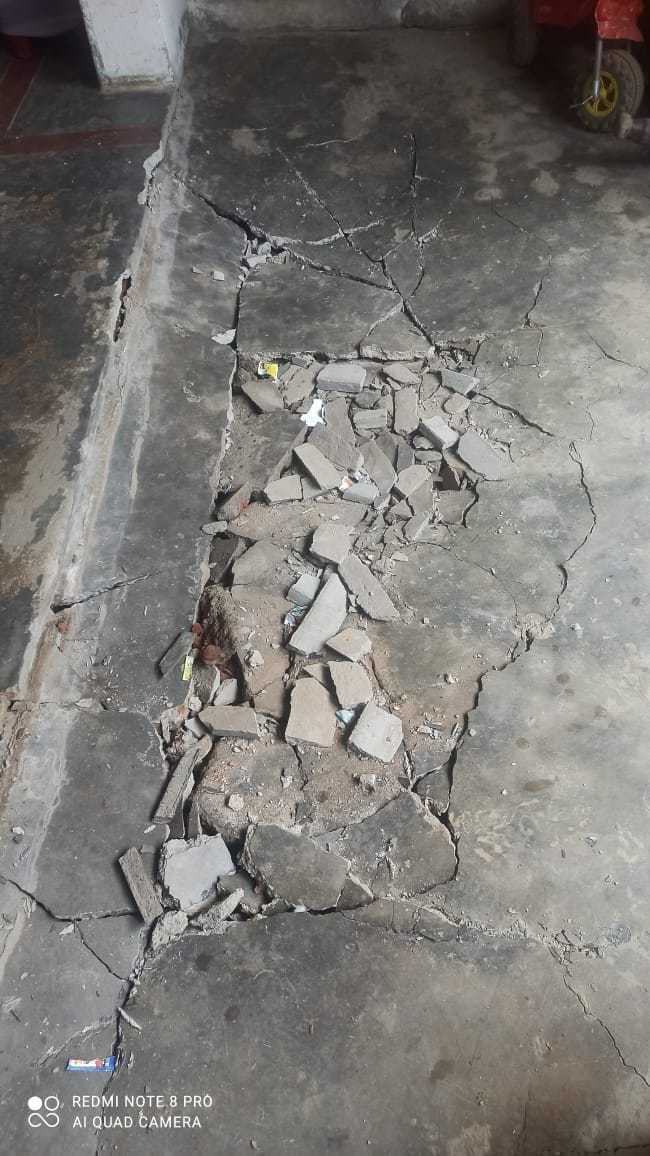 Water pipeline burst, floors of houses collapsed