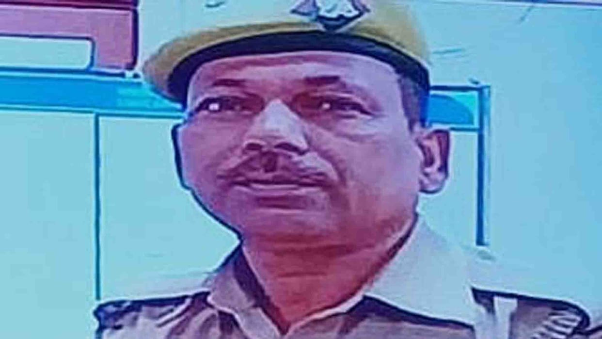 Kanpur News: Dead body of a constable found in drain