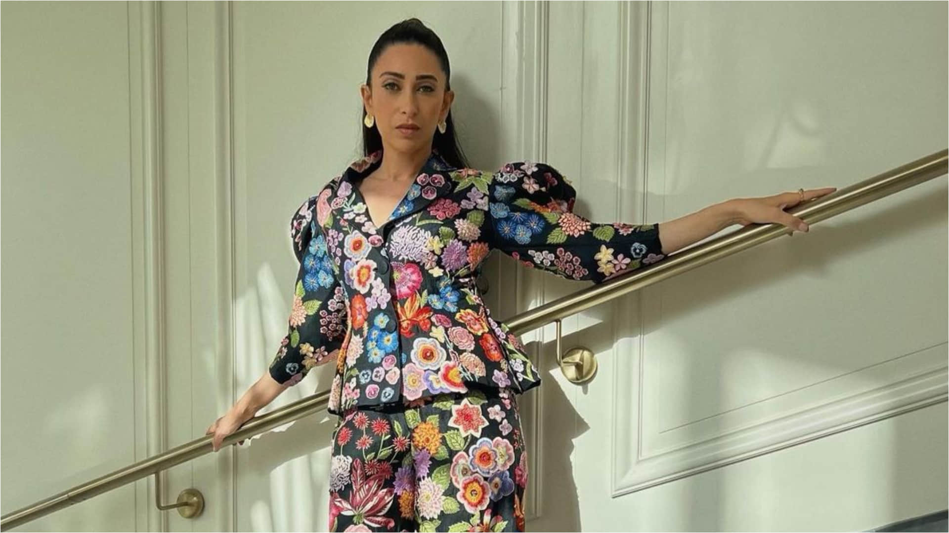 Try These Casual Outfits Of Karisma Kapoor To Look Stylish