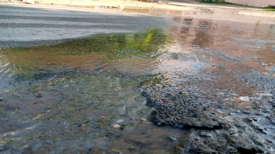 Ganga water being wasted due to pipeline leakage in Agra
