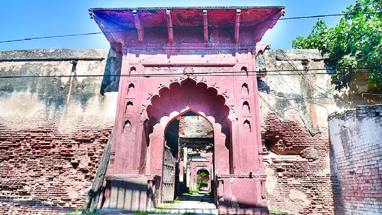 The fort of Raja Todarmal, the minister of Mughal Emperor Akbar, is on the verge of ruin.