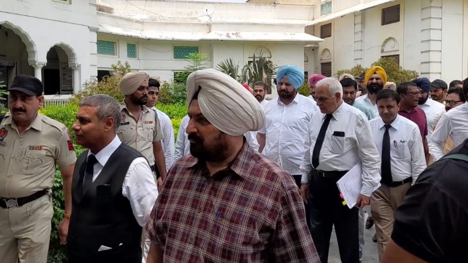 Hearing of Bahibal firing case in court of Additional District and Sessions Judge in Faridkot