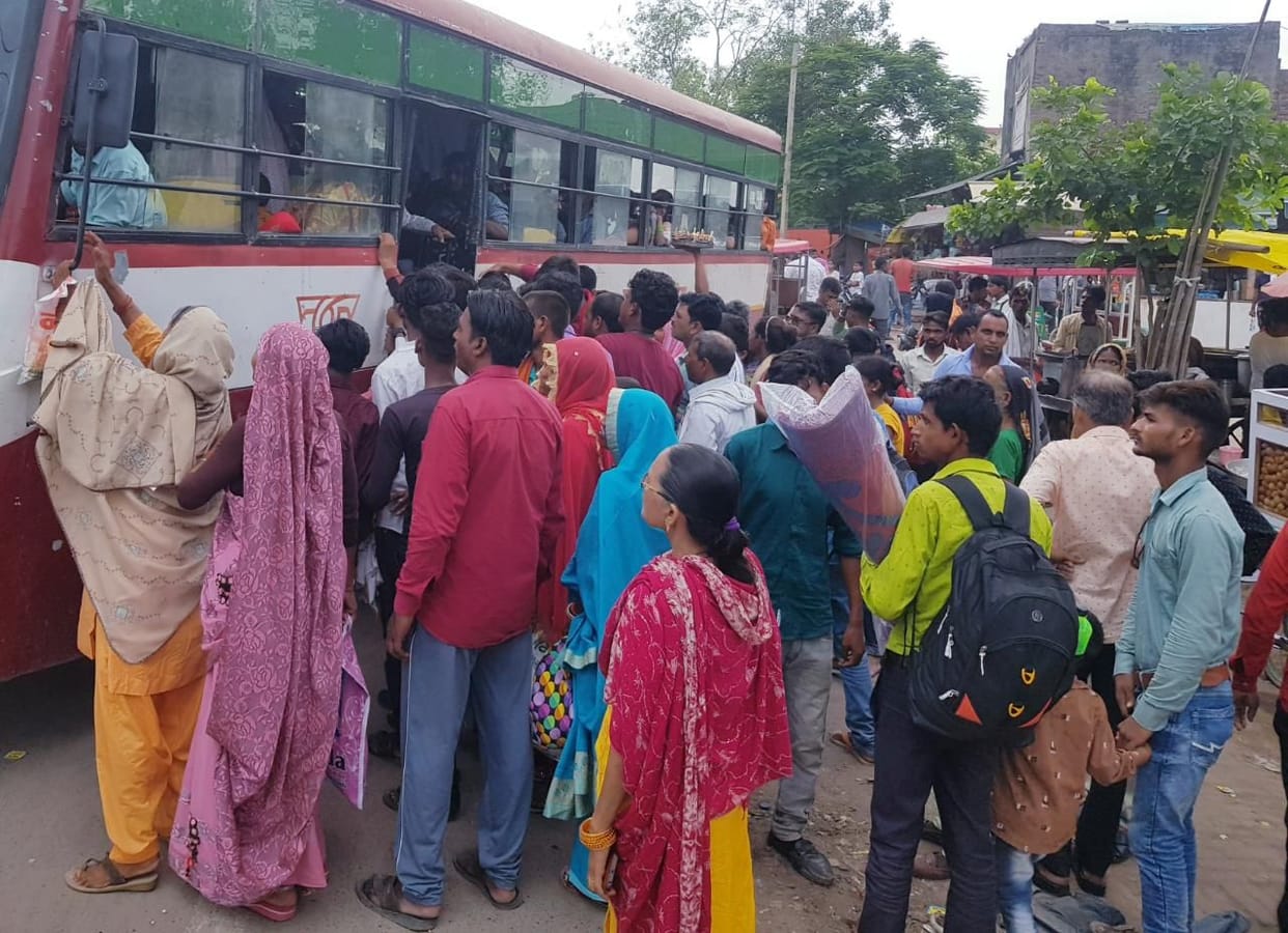 30 roadways buses went to Mudia fair, passengers upset