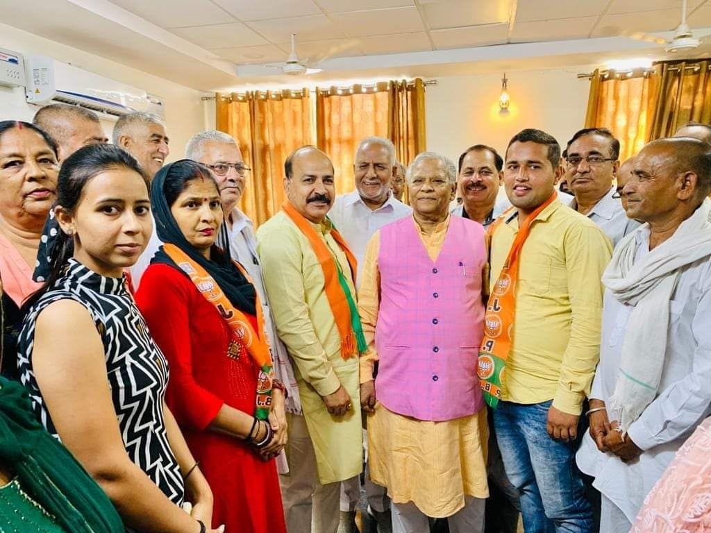 Councilors Sunita and Ankush Chauhan join BJP