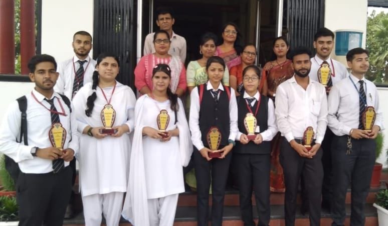 Mahi stood first in B.Com LLB