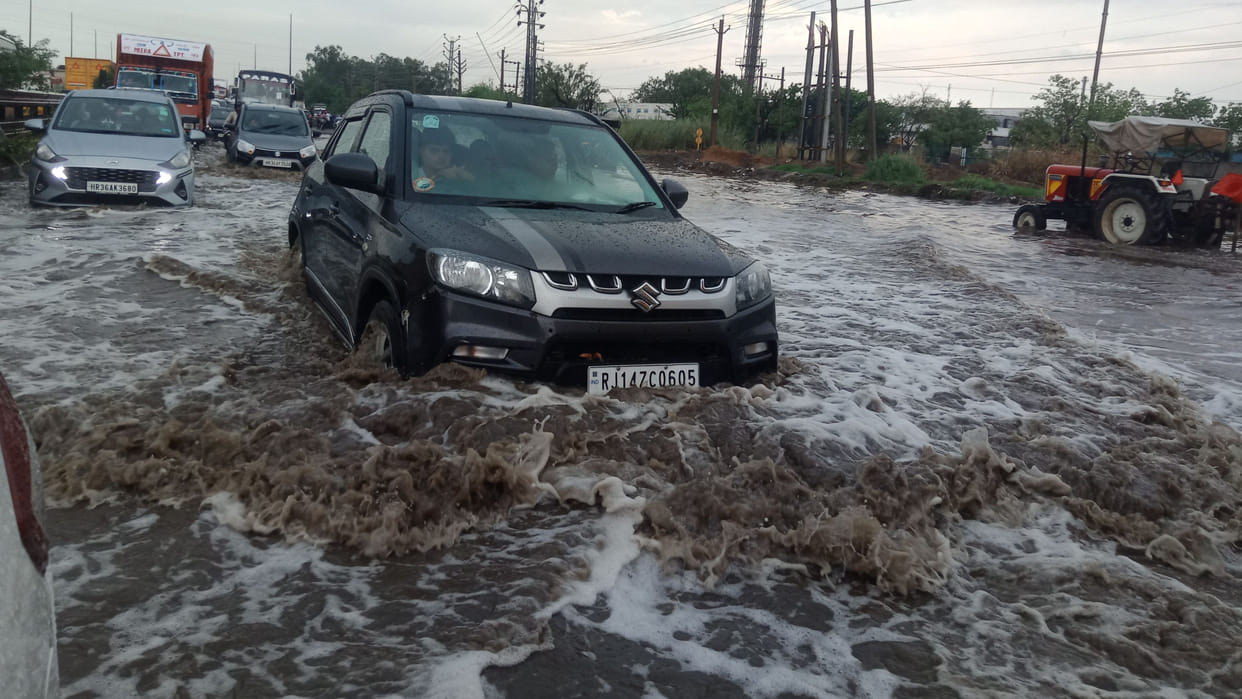 Heavy rain in Rewari of Haryana