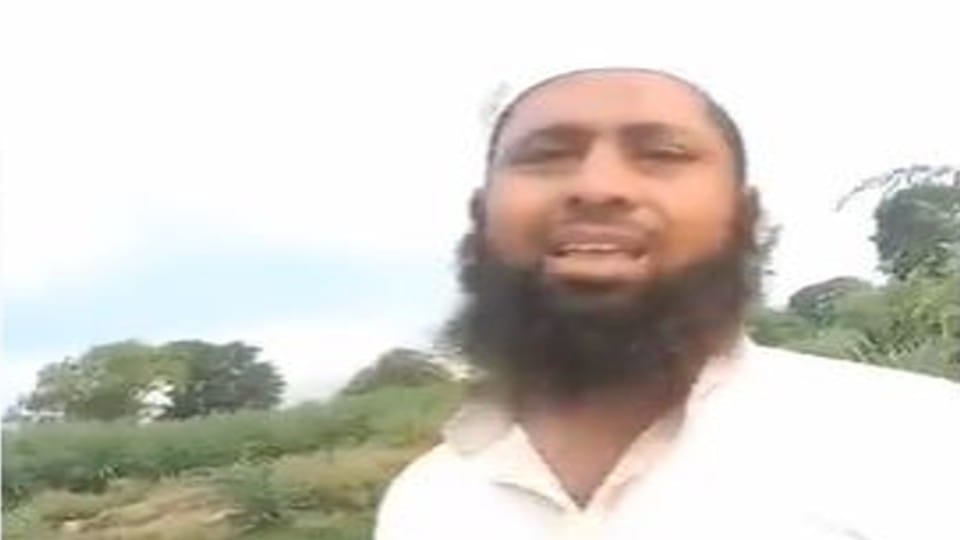 Bharat Mata Ki Jai Slogans forcibly made Muslim man in Mathura