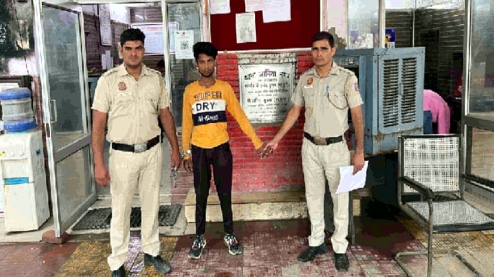 shot fired in jJamia nagar after girl broke friendship