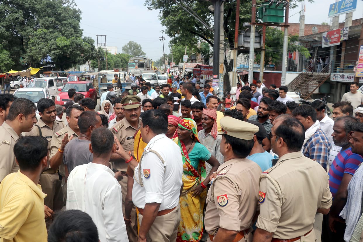 Teenager dies in accident, family jammed