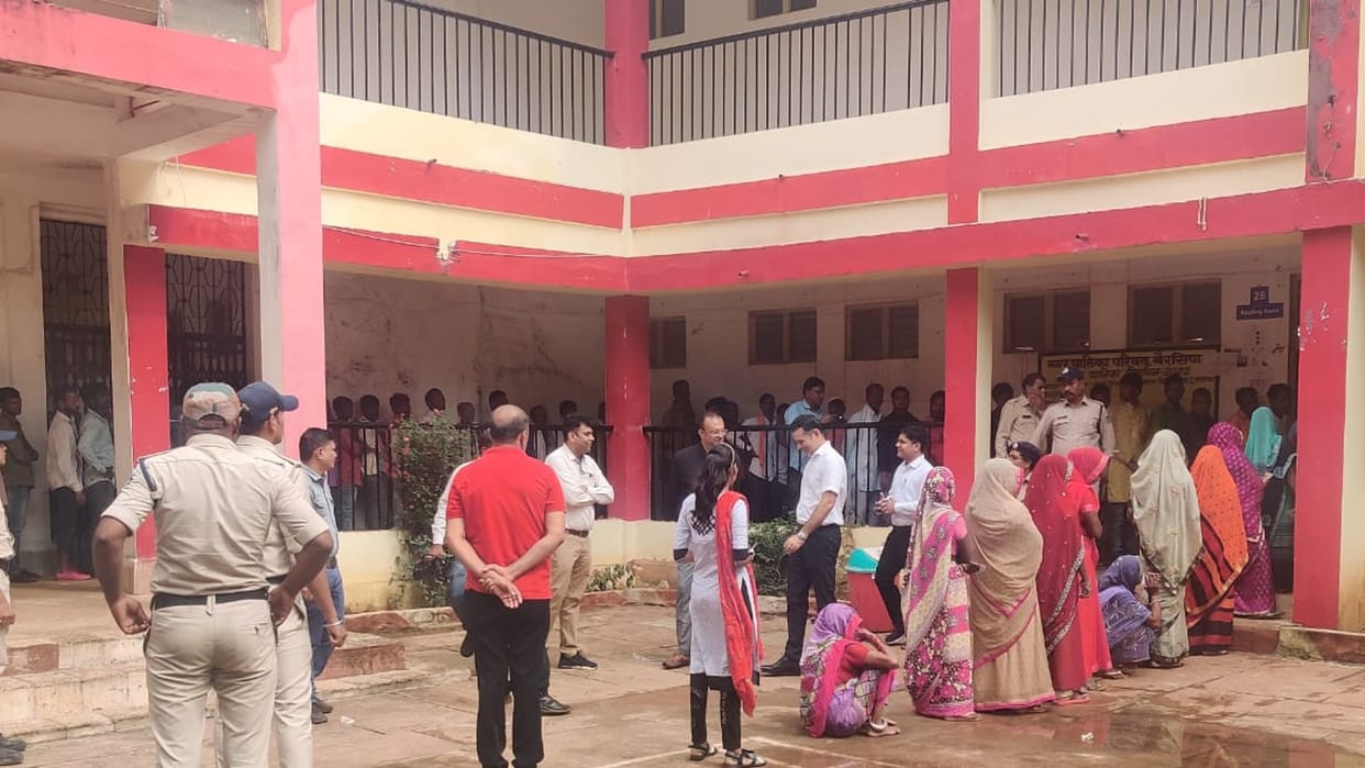 MP Local Body Election: 20% polling till 9 am in Berasia, Collector inspects polling stations