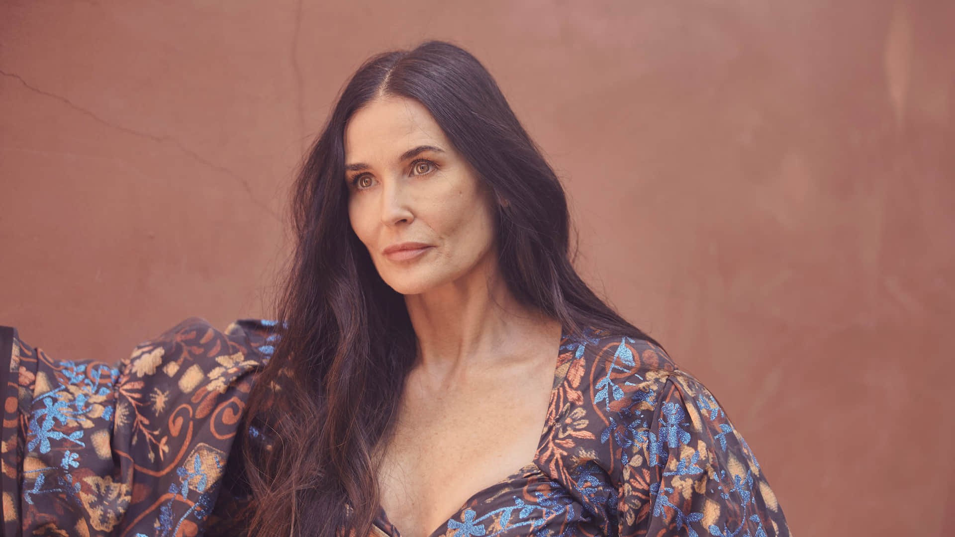Hollywood Actress Weird  Beauty Secrets From Demi Moore to Jennifer Lopez Gwyneth Paltrow Scarlett Johansson