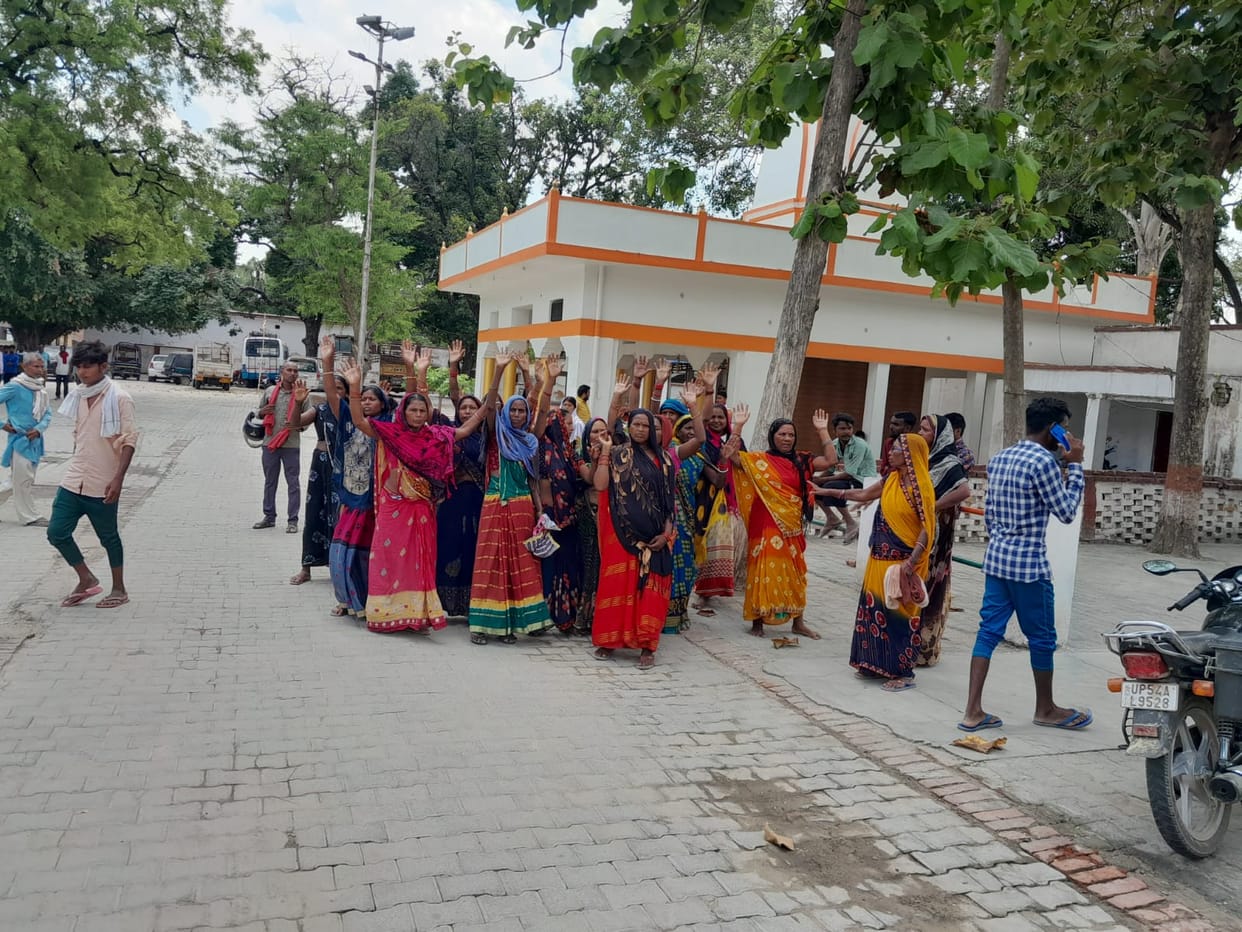 Women demonstrated at the police station