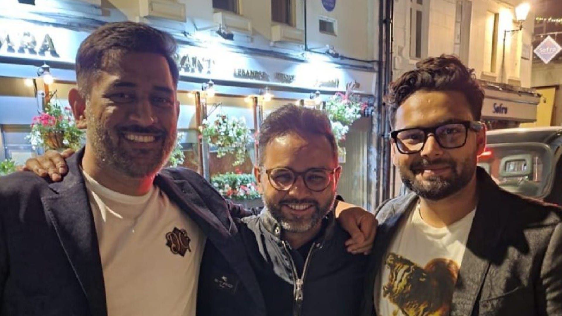 IND vs ENG MS Dhoni in oval to watch india vs england 1st odi seen with Saif Ali Khan Gordon Greenidge Rishabh Pant Kareena Kapoor son Taimur