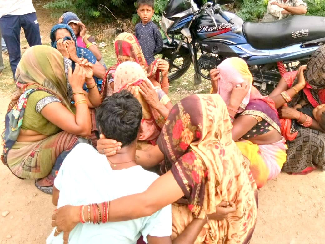 High speed dumper crushed two women on the highway in Hamirpur, died on the spot, police engaged in investigation