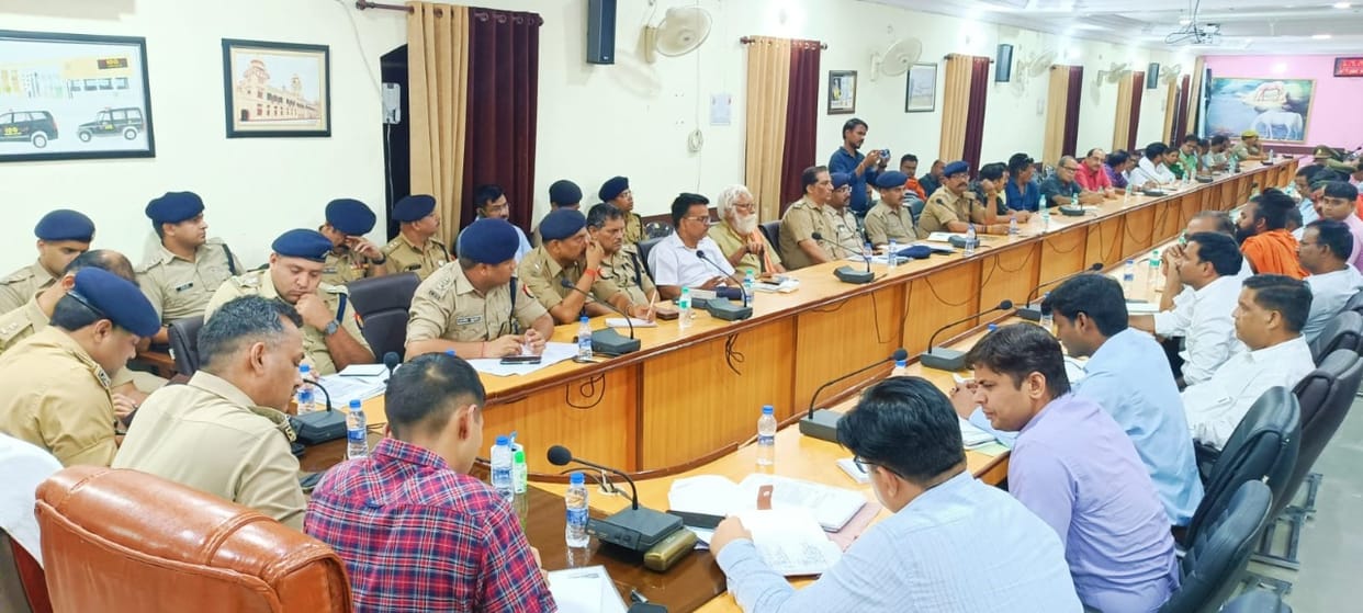 Commissioner held a meeting regarding the arrangements for Sawan in Kanpur, the focus was on security arrangements
