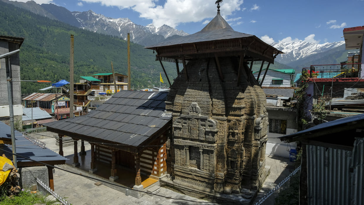 Himachal Pradesh Lord Shiva Temple Where Couples Fleeing Home get Shelter Know All Details in Hindi