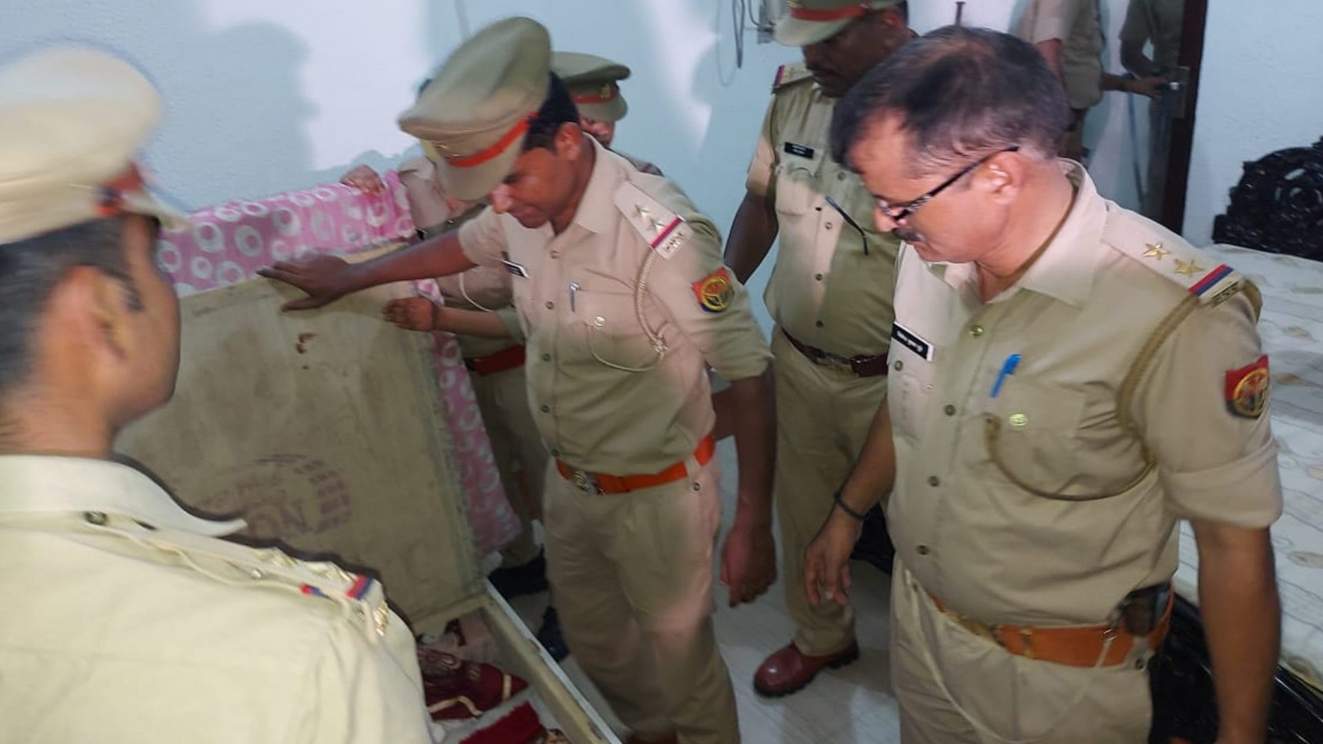 Haji Yaqub news Meerut,Yakub family absconded with cash and jewelery before police action of attachment