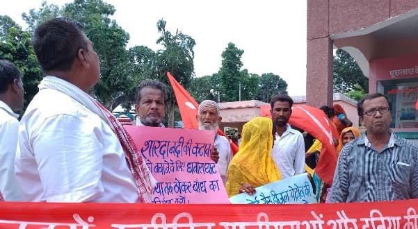CPI and SP roared on the issue of inflation
