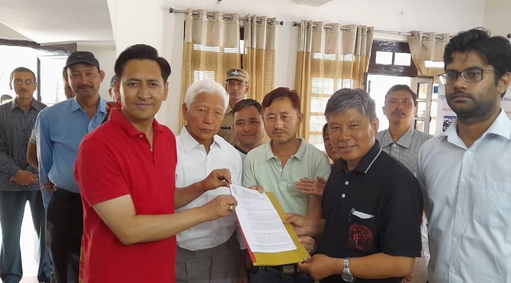 Inspection In Dharchula By kumaun comissioner Deepak Rawat