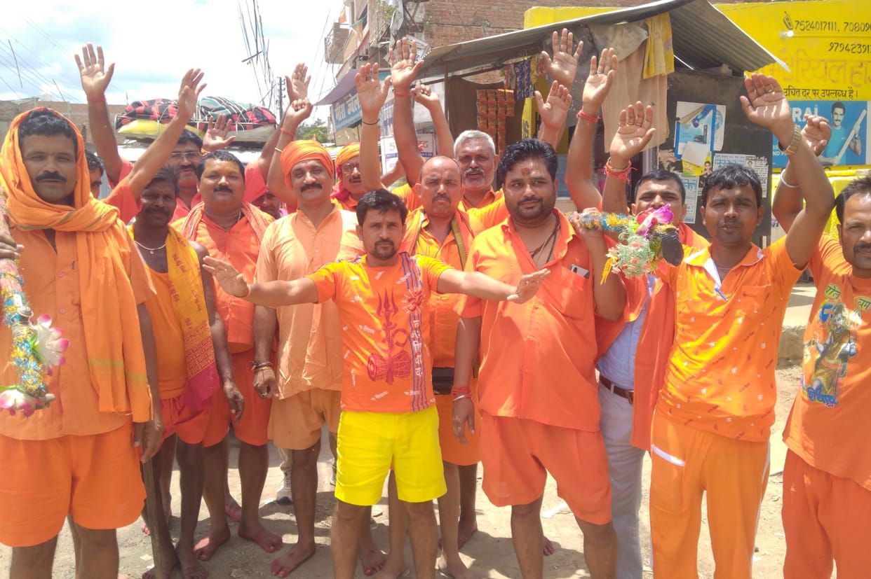 Kanwariyas from Sonanchal left for Deoghar