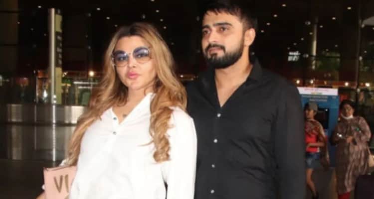 Rakhi Sawant Dance in Car with Boy friend Adil durrani Goes viral on Social media