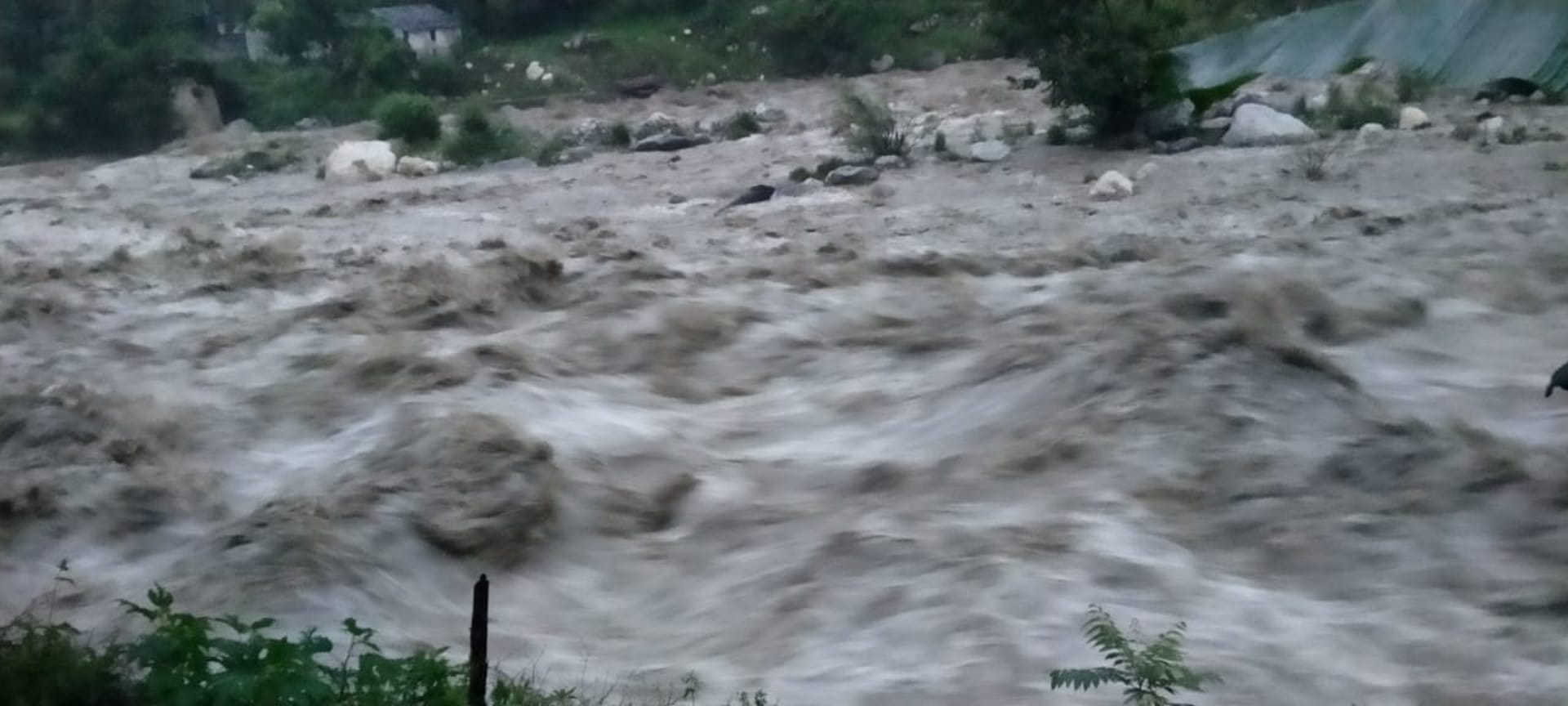 Uttarakhand Weather update rivers Badrinath and Yamunotri highway closed due to landslides heavy rain alert in five districts