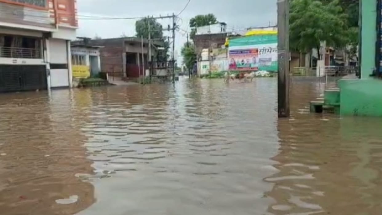 In Sehore Rivers in spate due to torrential rains, 15.5 ml more rain recorded than last year