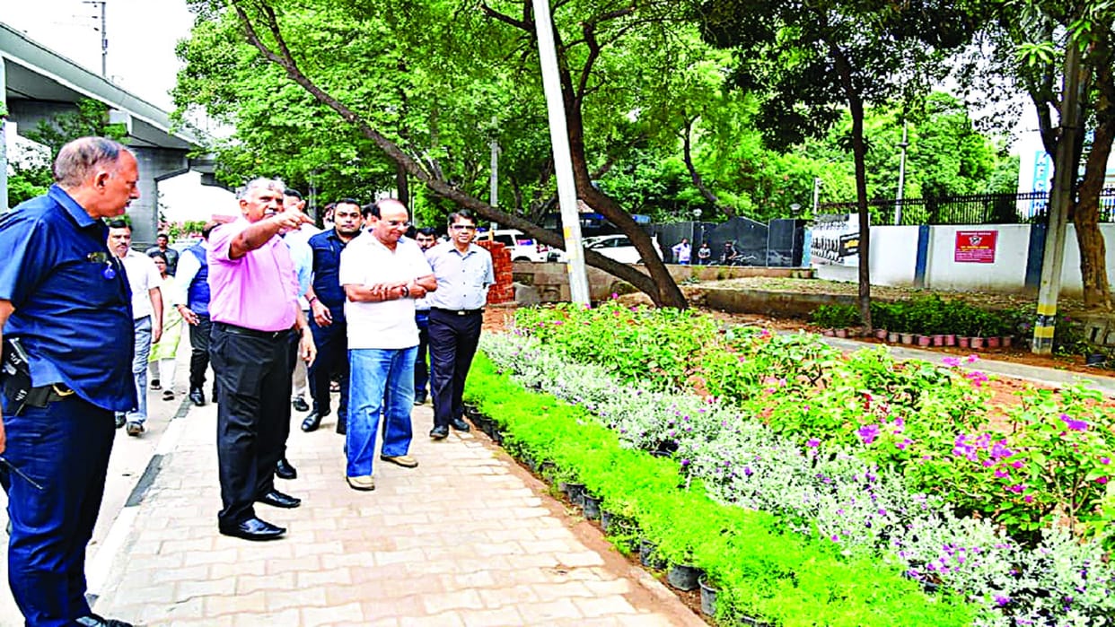 Lt Governor VK Saxena inaugurated beautification of roads from Dhaula Kuan to IGI Airport