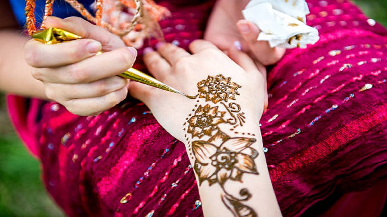 easy attractive sawan mehndi design 2022