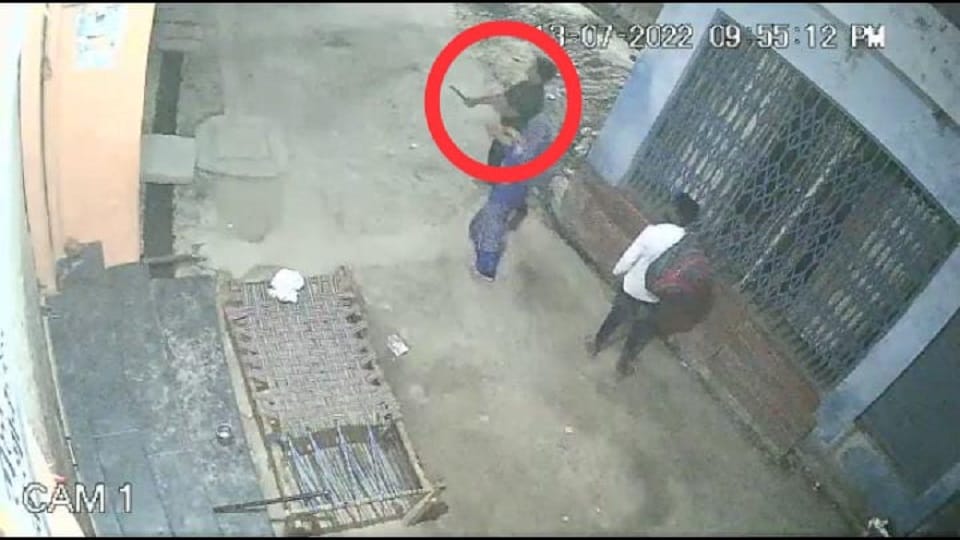 eccentric young man shocking act before attacking headmaster in agra crime news
