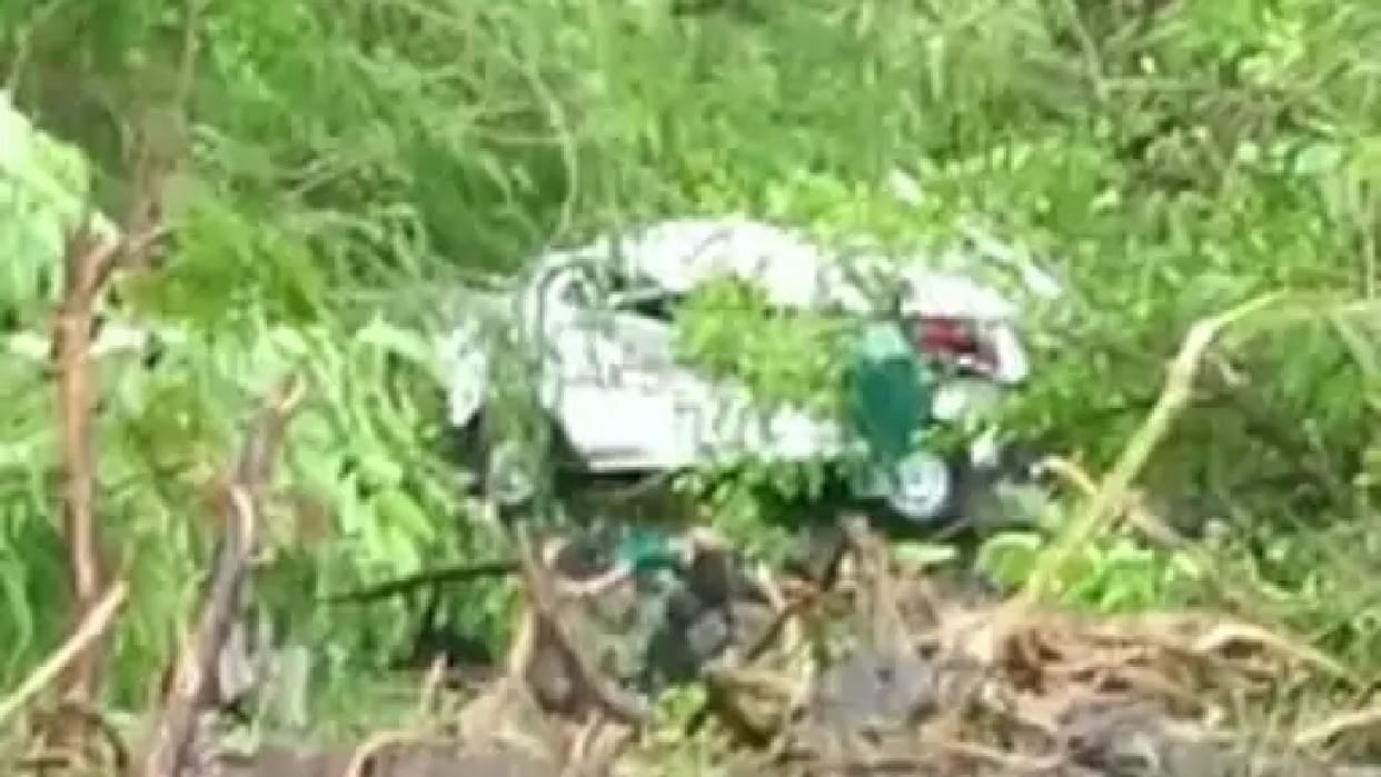 Uncontrolled car fell into 200 feet deep gorge in Burhanpur, two women killed, 14 injured, family went to visit Asirgarh fort
