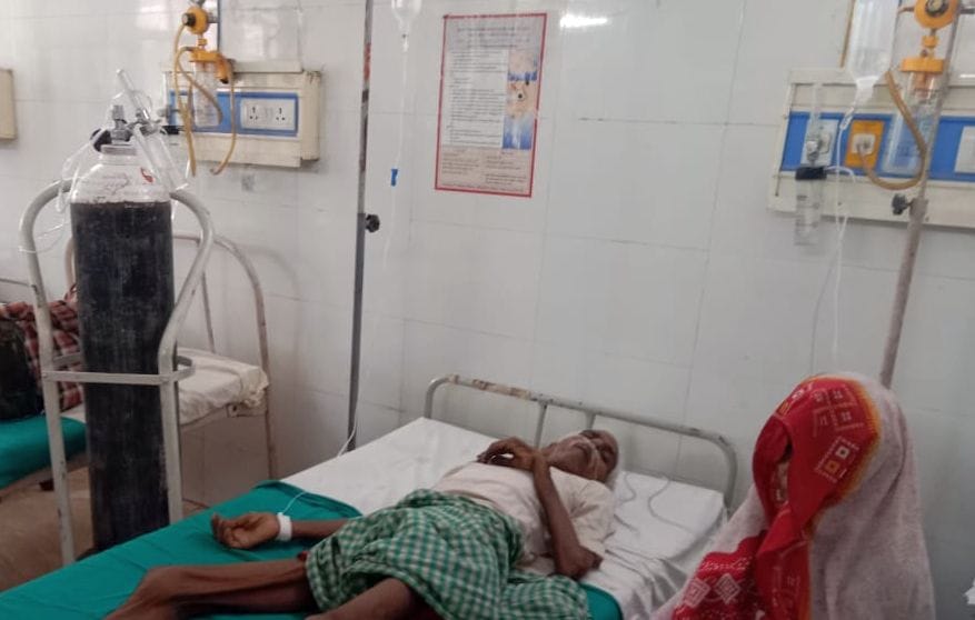 Chitrakoot: Light failure stopped, 'life line', oxygen supply stalled for 15 minutes due to power outage in district hospital, only patient admitted in emergency kept agonizing due to non-availability of filled cylinders