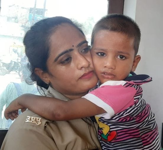 hardoi news, Police reunites the innocent with the family