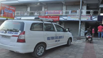 miscreants shot the builder in Agra