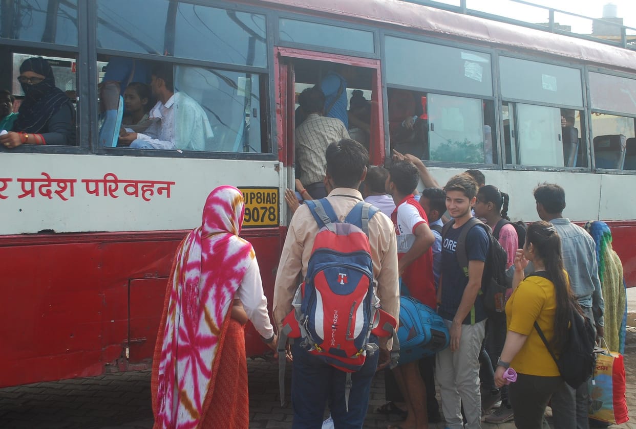 Hathras: Buses went to Guru Purnima fair, passengers upset on other routes