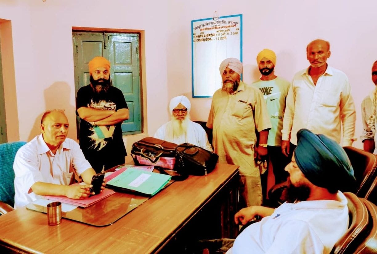 Farmers besieged the committee director, held hostage