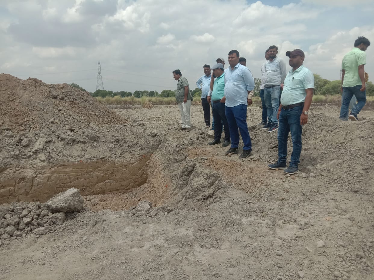 Kanpur dehat : Work stopped on disturbances in the construction of Amrit Sarovar, Deputy Commissioner MNREGA banned payment
