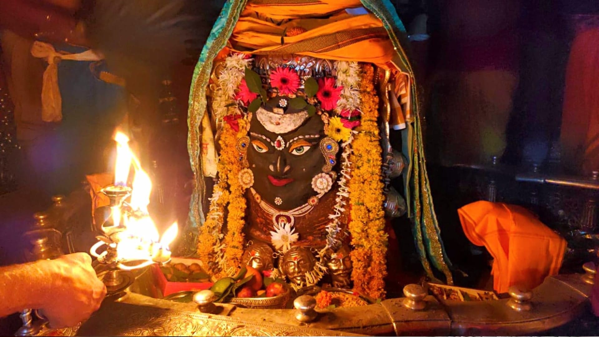 The doors of the Mahakal temple opened one and a half hours before the first day of the month of Sawan,