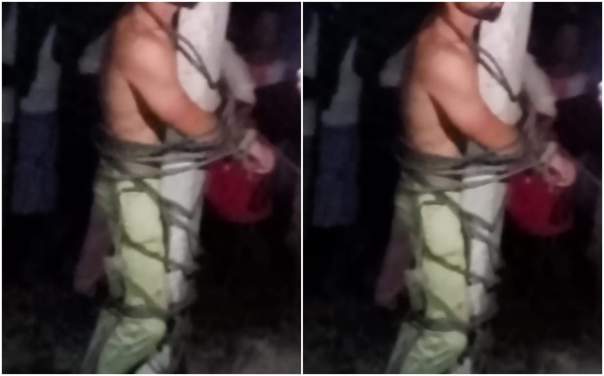 villagers Cuaght goat thief in mau and beaten by tied with  pole one thief run away with bike