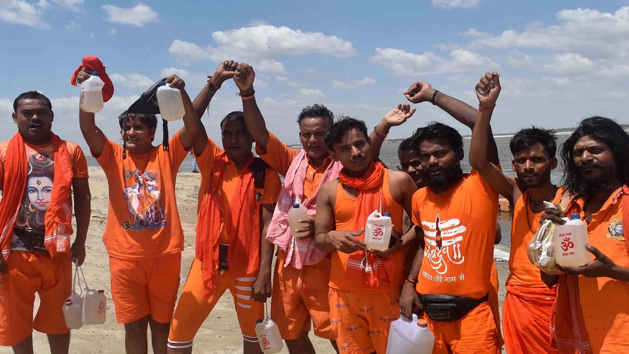 Kanwar Yatra 2022: The rally of Kanwariyas at Dashashwamedh Ghat, echo of the shouts of Bol Bomb