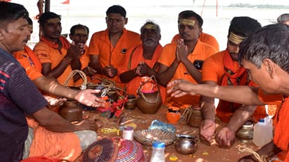 Kanwar Yatra 2022: The rally of Kanwariyas at Dashashwamedh Ghat, echo of the shouts of Bol Bomb