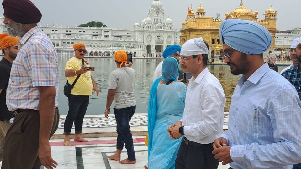 Punjab Police DGP Gaurav Yadav paid obeisance at Sri Harmandir Sahib in Amritsar