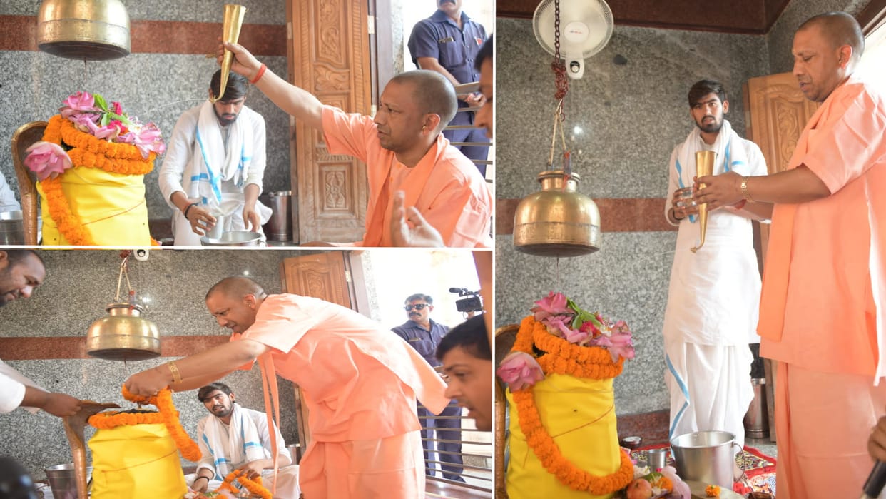 Sawan 2022 first day CM Yogi performed Rudrabhishek in Mansarovar temple in Gorakhpur